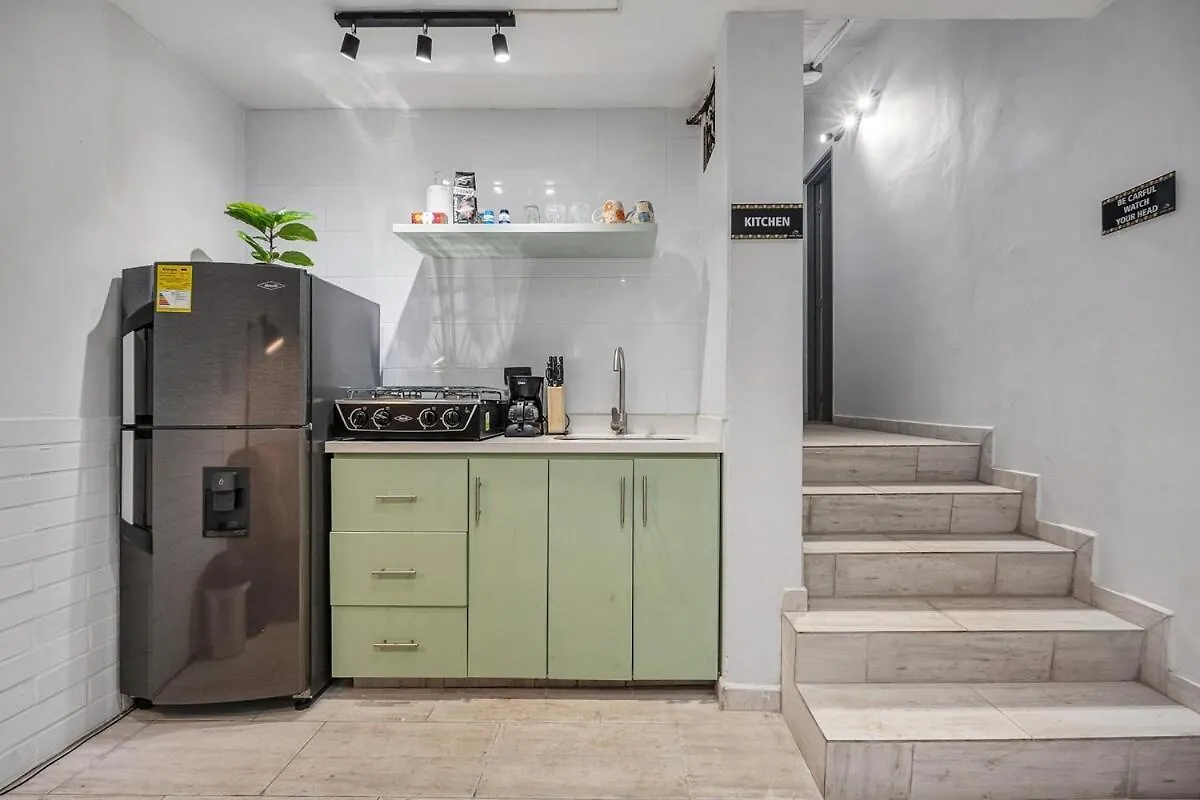 Nowa Gaira Apt Provenza Walkable Area, Ac & Balcony Facing Karolg Club Medellin 0*,  Colombia