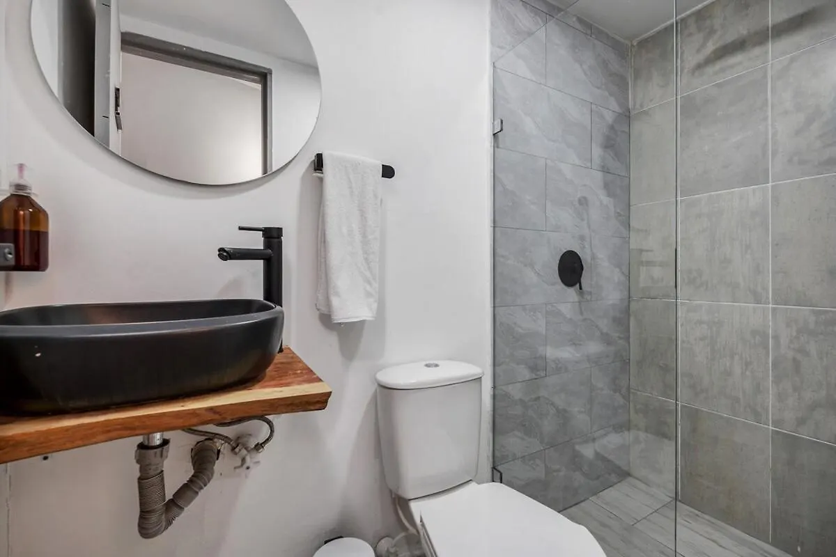 Nowa Gaira Apt Provenza Walkable Area, Ac & Balcony Facing Karolg Club Medellin 0*,
